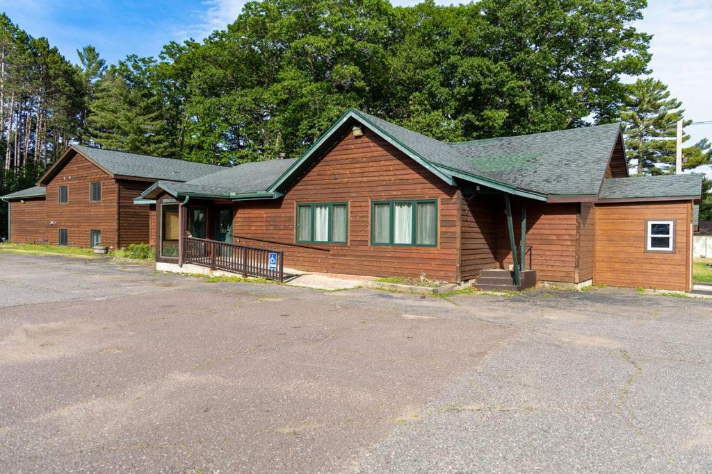 איגל ריבר Twelve Pines Resort - South Lodge With Private Pier On Catfish Lake מראה חיצוני תמונה