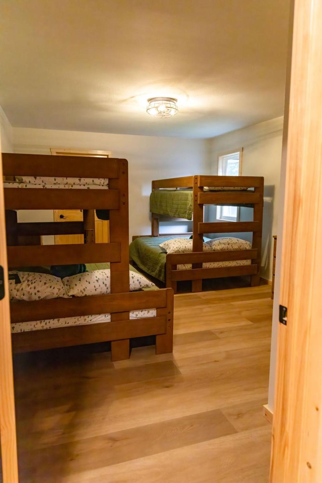 איגל ריבר Twelve Pines Resort - South Lodge With Private Pier On Catfish Lake מראה חיצוני תמונה